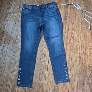 Est. 1946 Denim Women's Med. Blue Denim Ankle Jean Sz 14 High Rise Split Ankles